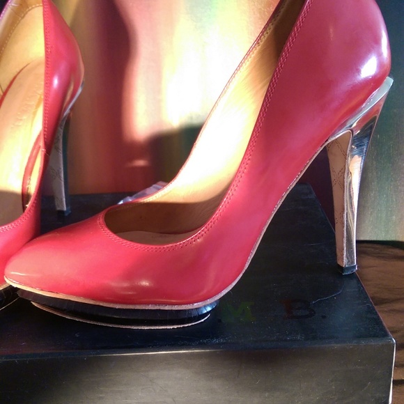 L.A.M.B. Glam Platform Pump - Picture 2 of 7